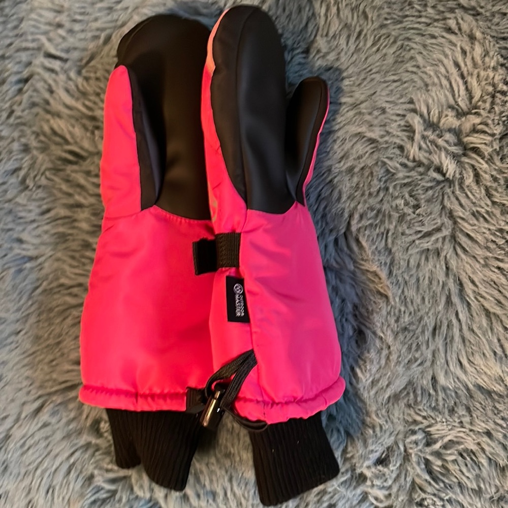 KIDS SKI MITTENS NWOT